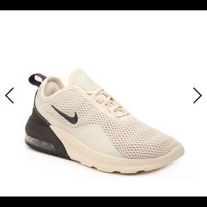 Nike Air Max Motion 2